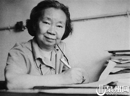 為了祖國發展，謝希德不辭辛勞（1982年）